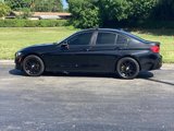 Used 2017 BMW 320i Sedan w/ Premium Package image 4