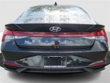 Used 2021 Hyundai Elantra SE image 4
