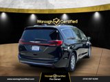 Used 2022 Chrysler Pacifica Touring-L image 6