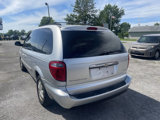 Used 2006 Chrysler Town & Country Touring image 4
