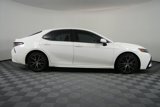 Used 2021 Toyota Camry SE image 2