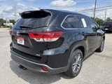 Used 2017 Toyota Highlander XLE image 5