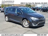 Used 2018 Chrysler Pacifica Touring-L w/ Tire & Wheel Group image 1