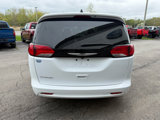 Used 2023 Chrysler Voyager LX image 5