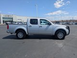 Used 2016 Nissan Frontier SV image 2