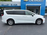 Used 2023 Chrysler Voyager LX image 2