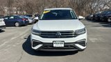 Used 2024 Volkswagen Tiguan SE image 2
