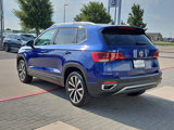 Certified 2022 Volkswagen Taos SE image 2