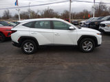 Used 2022 Hyundai Tucson SE image 2