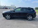 Used 2019 Jeep Cherokee Limited image 2
