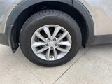 Used 2017 Kia Sorento LX w/ LX Convenience Package image 4
