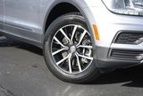 Used 2021 Volkswagen Tiguan SE image 3