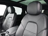 Used 2022 Porsche Cayenne image 5