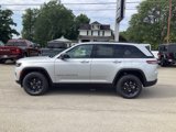 New 2025 Jeep Grand Cherokee Altitude image 4