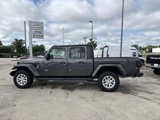 Used 2023 Jeep Gladiator Sport image 4