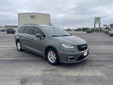Used 2022 Chrysler Pacifica Touring-L image 3