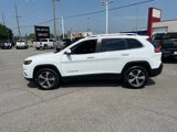 Used 2019 Jeep Cherokee Limited image 2
