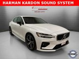 Used 2020 Volvo S60 T6 R-Design image 3