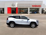 Used 2022 GMC Terrain SLE image 2