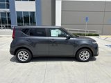 Used 2021 Kia Soul S image 2