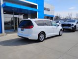Used 2022 Chrysler Pacifica Touring-L image 6