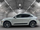 Used 2023 Porsche Macan image 2