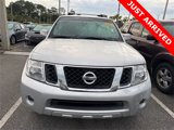 Used 2008 Nissan Pathfinder SE image 2