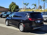 New 2025 Chrysler Pacifica Select image 3