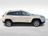 Used 2016 Jeep Cherokee Latitude image 4