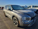Used 2022 Mitsubishi Outlander SE image 2