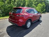 Used 2018 Nissan Rogue SV image 3