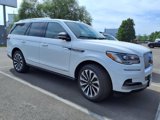 Used 2022 Lincoln Navigator Reserve image 3