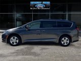 Used 2017 Chrysler Pacifica Touring-L Plus w/ Advanced Safetytec Group image 2