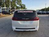 Used 2024 Chrysler Pacifica Touring image 5