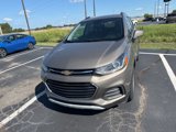 Used 2022 Chevrolet Trax LT w/ LT Convenience Package image 2