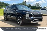 Used 2023 Mitsubishi Outlander SE image 2