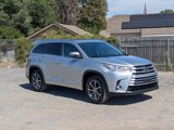 Used 2017 Toyota Highlander XLE image 3
