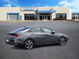 Used 2024 Hyundai Elantra SEL w/ Convenience Package image 3