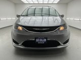 Used 2018 Chrysler Pacifica Touring-L image 2