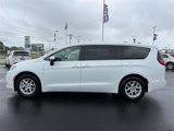 Used 2023 Chrysler Pacifica Touring-L image 4