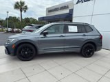 Used 2022 Volkswagen Tiguan SE R-Line image 2