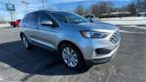 Used 2022 Ford Edge Titanium image 2