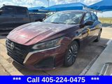 Used 2024 Nissan Altima 2.5 SV image 2