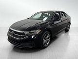 Used 2024 Volkswagen Jetta SE image 2