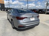 Used 2024 Volkswagen Jetta SE image 5