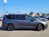 Used 2020 Chrysler Pacifica Touring-L w/ S Appearance Package image 4