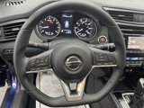 Used 2017 Nissan Rogue SV image 2
