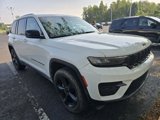 Used 2023 Jeep Grand Cherokee Altitude image 2