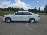 Used 2018 Volkswagen Passat 2.0T SE image 4