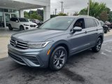 Used 2022 Volkswagen Tiguan SE w/ Panoramic Sunroof Package image 5